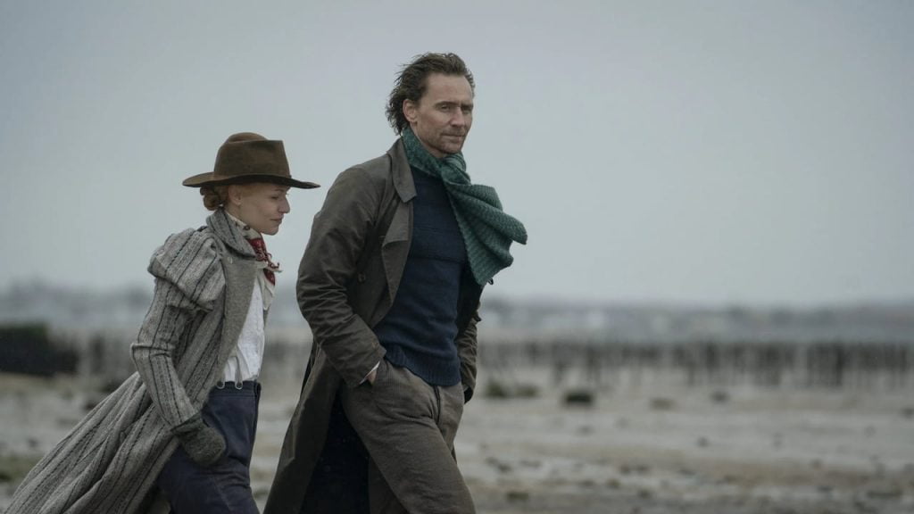 Tom Hiddleston y Claire Danes en La serpiente de Essex