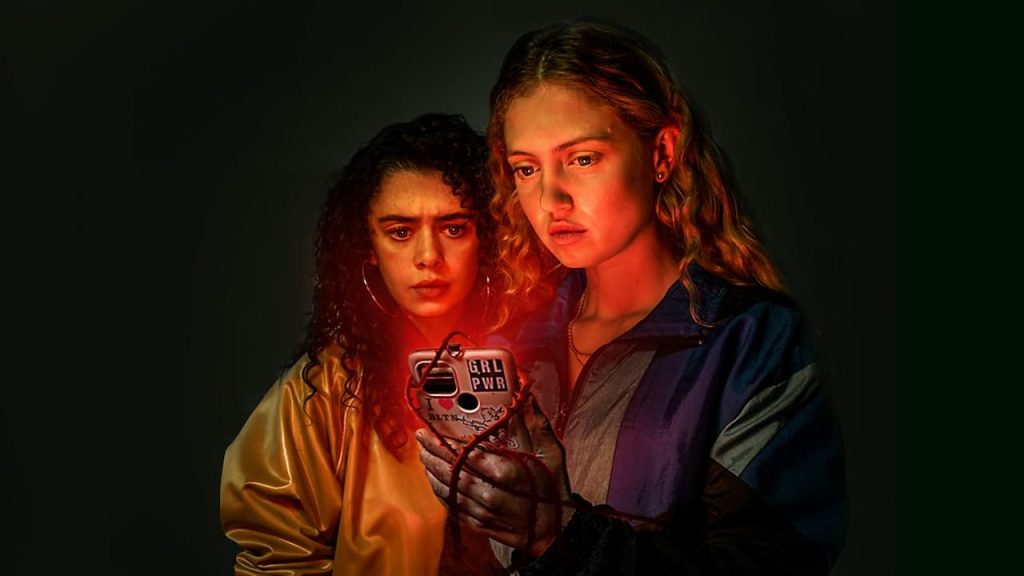 Isis Hainsworth y Amelia Clarkson en 'Red Rose'